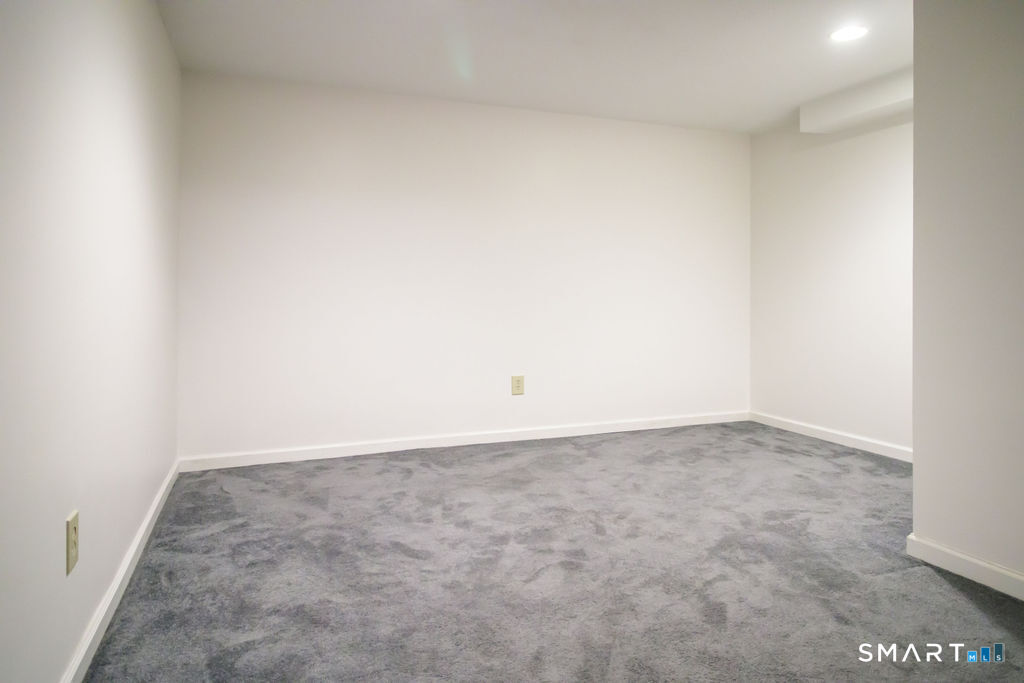 402 Larkspur Farm Road, Unit 34 Torrington, CT 06790 - Photo 24 of 31