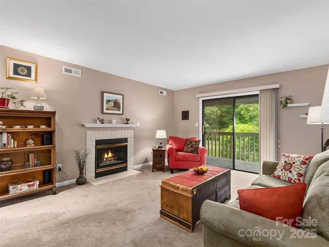 $232,000 | 304 Abbey Circle, Asheville, NC 28805