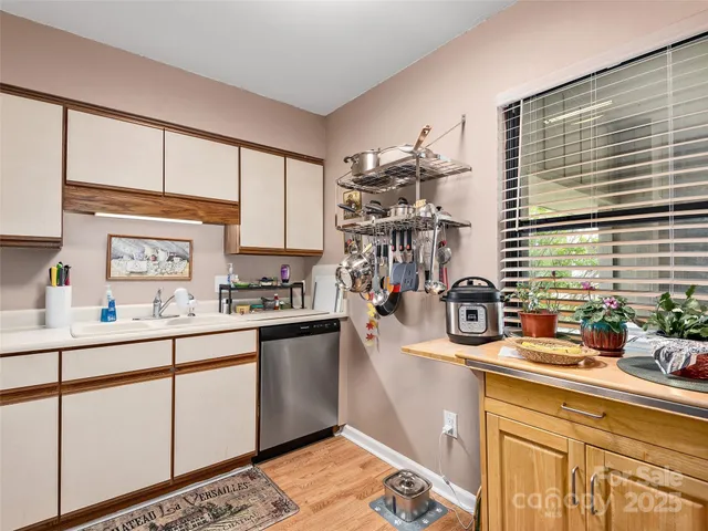 $232,000 | 304 Abbey Circle, Asheville, NC 28805