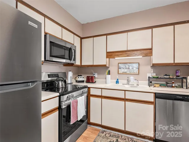 $232,000 | 304 Abbey Circle, Asheville, NC 28805