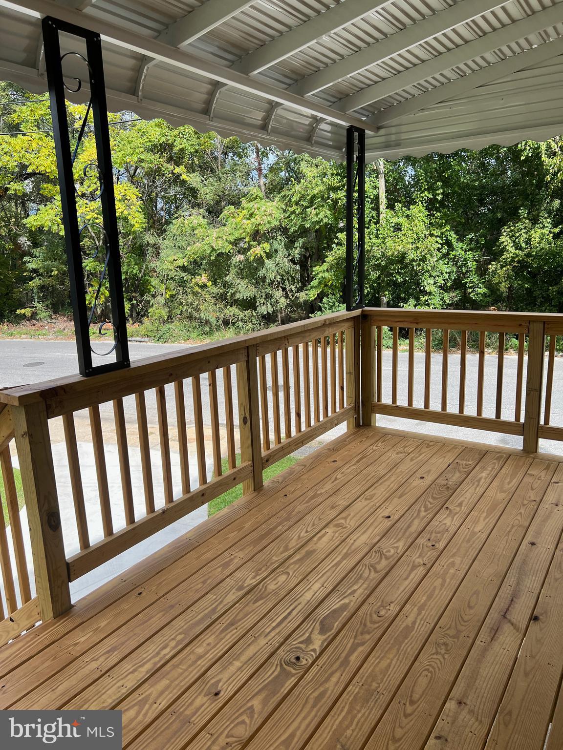 4064 Edgewood Road Baltimore, MD 21215 - Photo 17 of 25 Rear deck