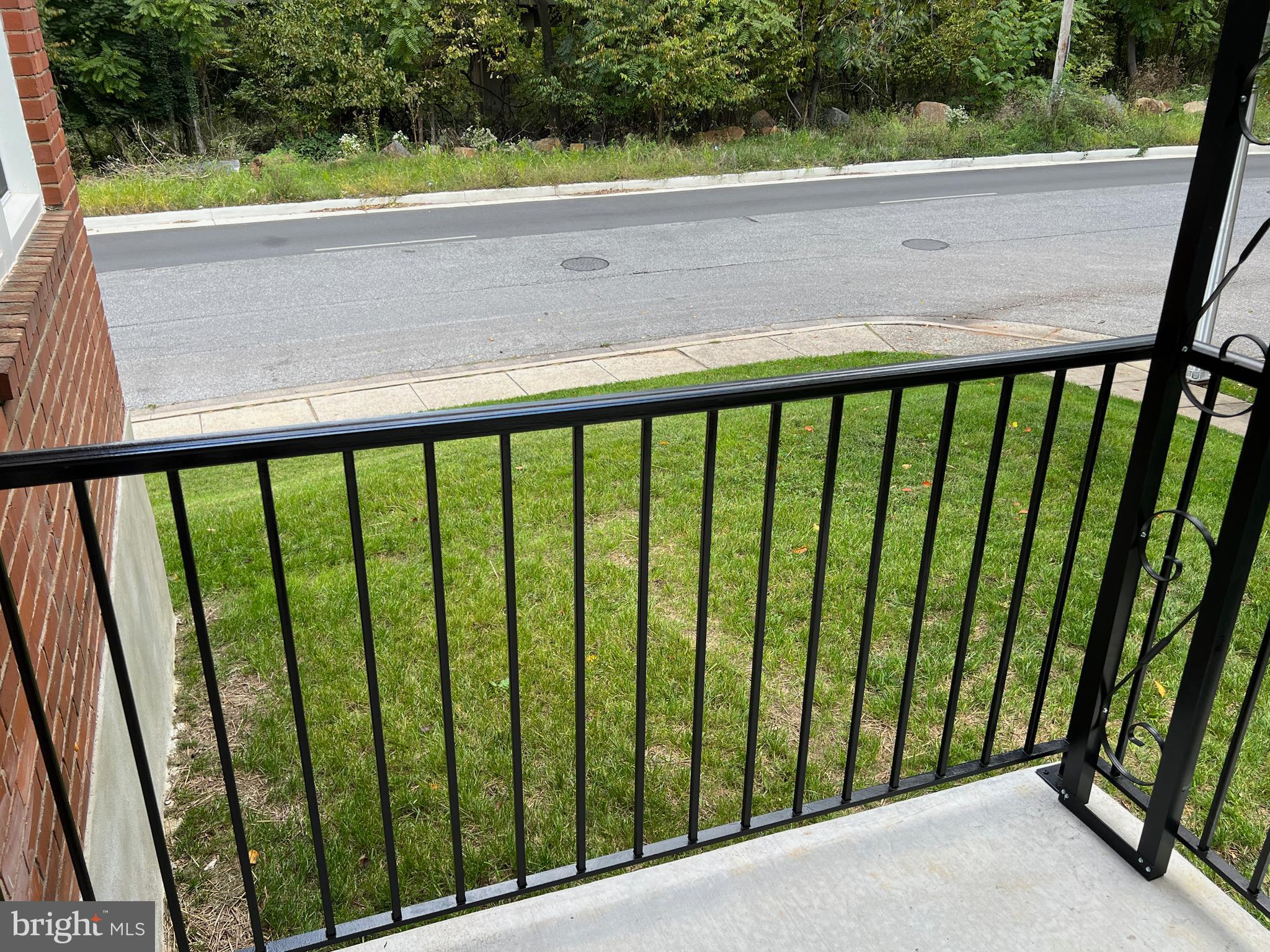 4064 Edgewood Road Baltimore, MD 21215 - Photo 4 of 26 Side from porch