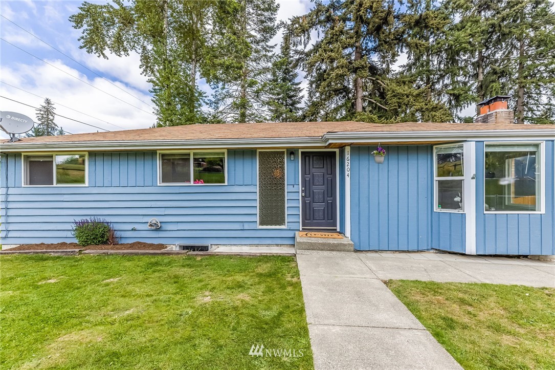 16204 Southeast 132nd Street Renton, WA 98059 - Photo 1 of 38 a view of a house with a tub