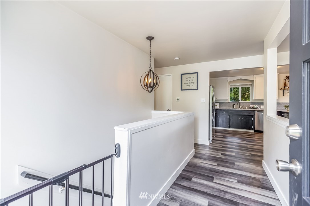 16204 Southeast 132nd Street Renton, WA 98059 - Photo 2 of 38