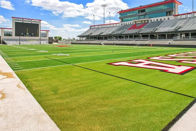 a view of a tennis court