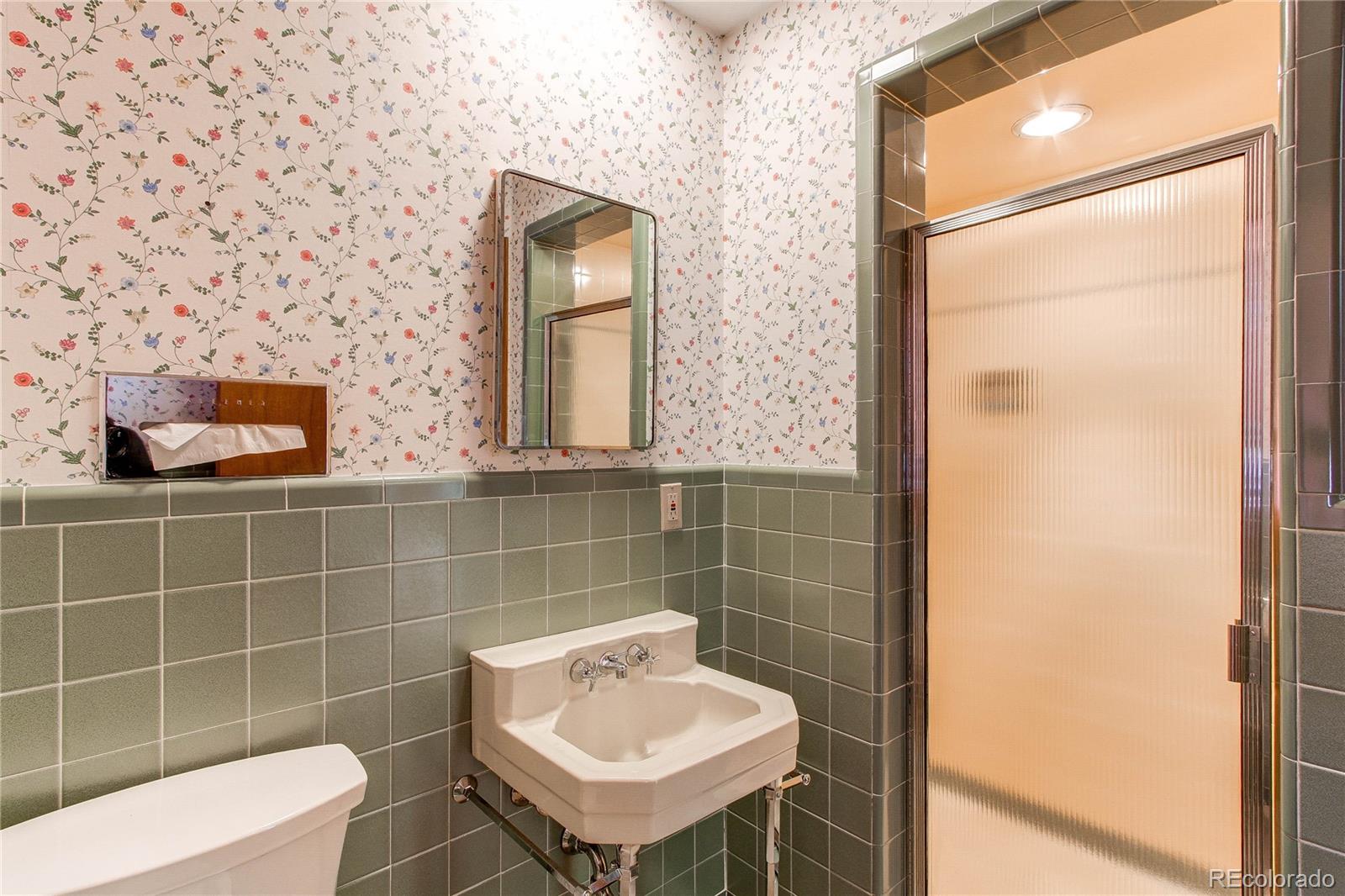 2081 West Ridge Road Littleton, CO 80120 - Photo 24 of 48 Gallery Image 24