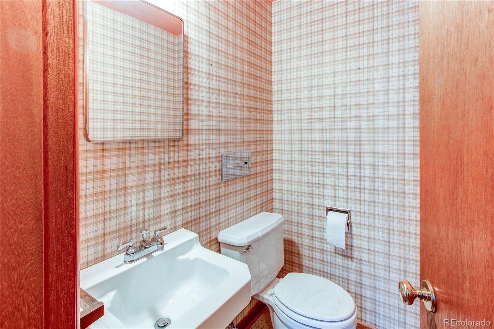 2081 West Ridge Road Littleton, CO 80120 - Photo 33 of 48 Gallery Image 33