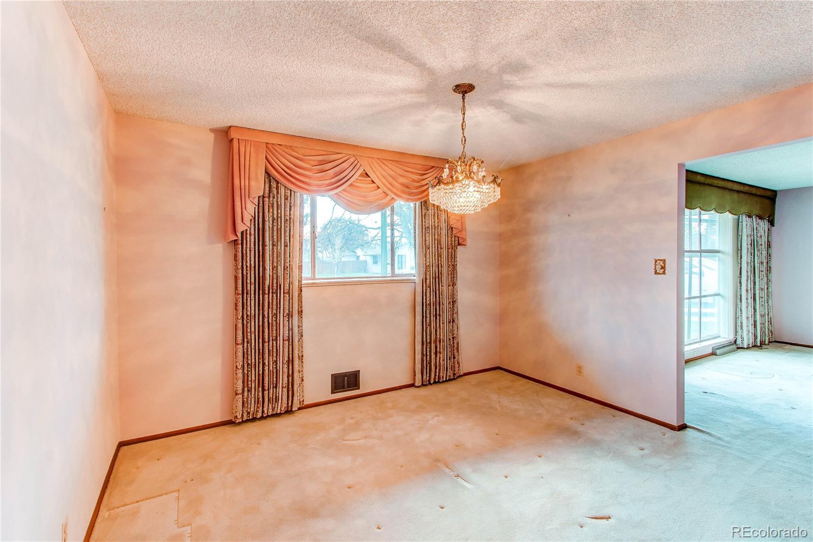 2081 West Ridge Road Littleton, CO 80120 - Photo 8 of 48 Gallery Image 8