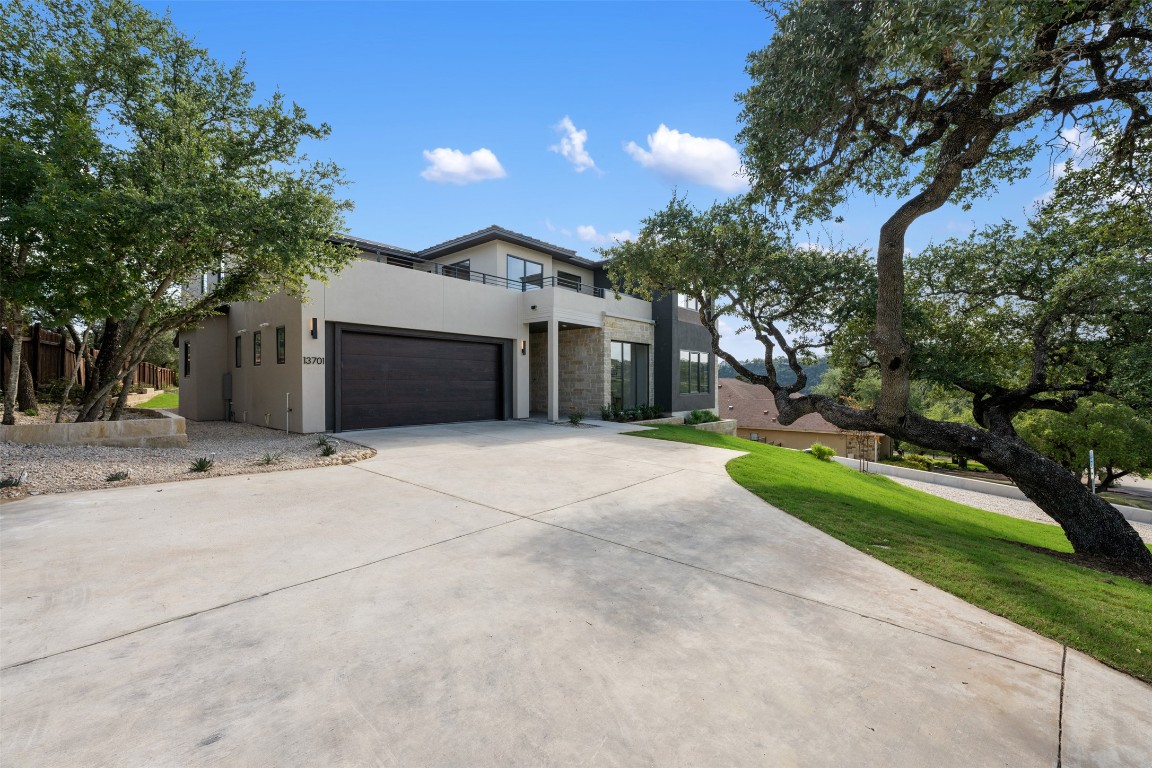 13701 A Montview Drive Austin, TX 78732 - Photo 4 of 40 Modern Design Hill Country Home