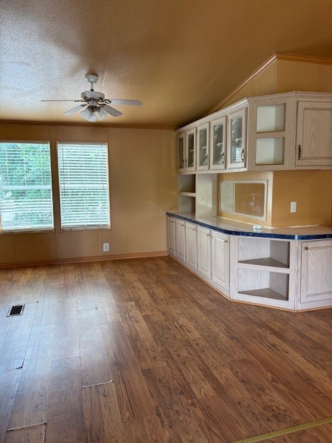 4915 Apache Lane, Unit 2 Crosby, TX 77532 - Photo 5 of 13 Dining area
