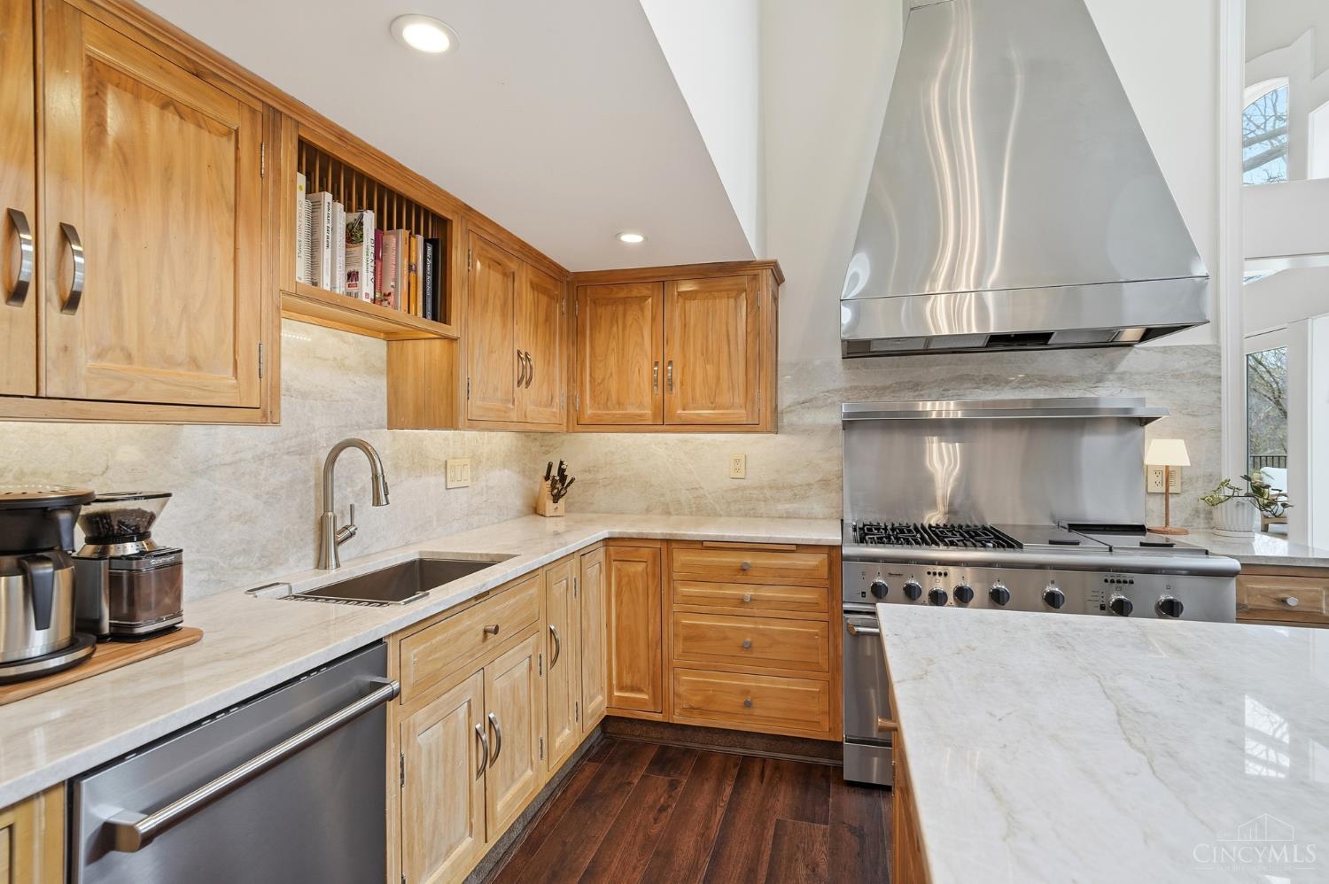 4410 Miami Road Cincinnati, OH 45243 - Photo 10 of 81