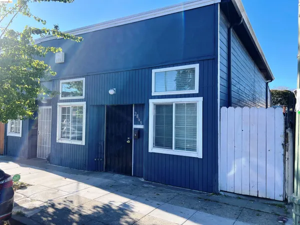 $2,500 | 2869 38th Avenue, Oakland, CA 94619