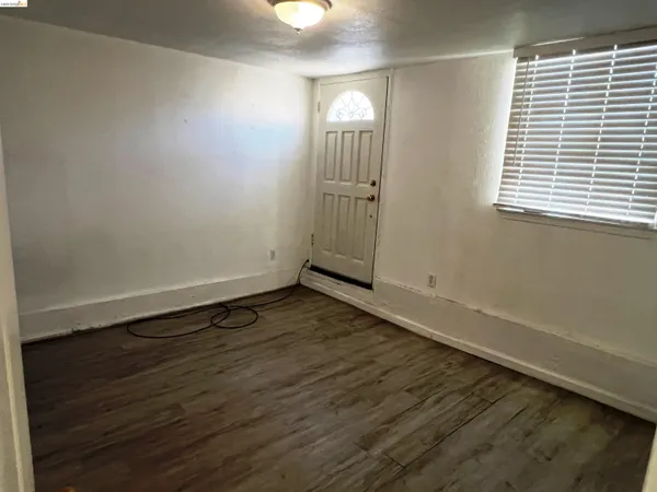 $2,250 | 2869 38th Avenue, Oakland, CA 94619