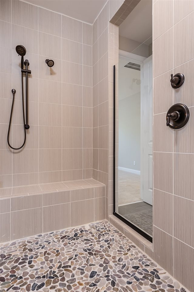 2518 Rambling Creek Road, Unit 27 Apex, NC 27523 - Photo 10 of 30 Master Bath/Spa