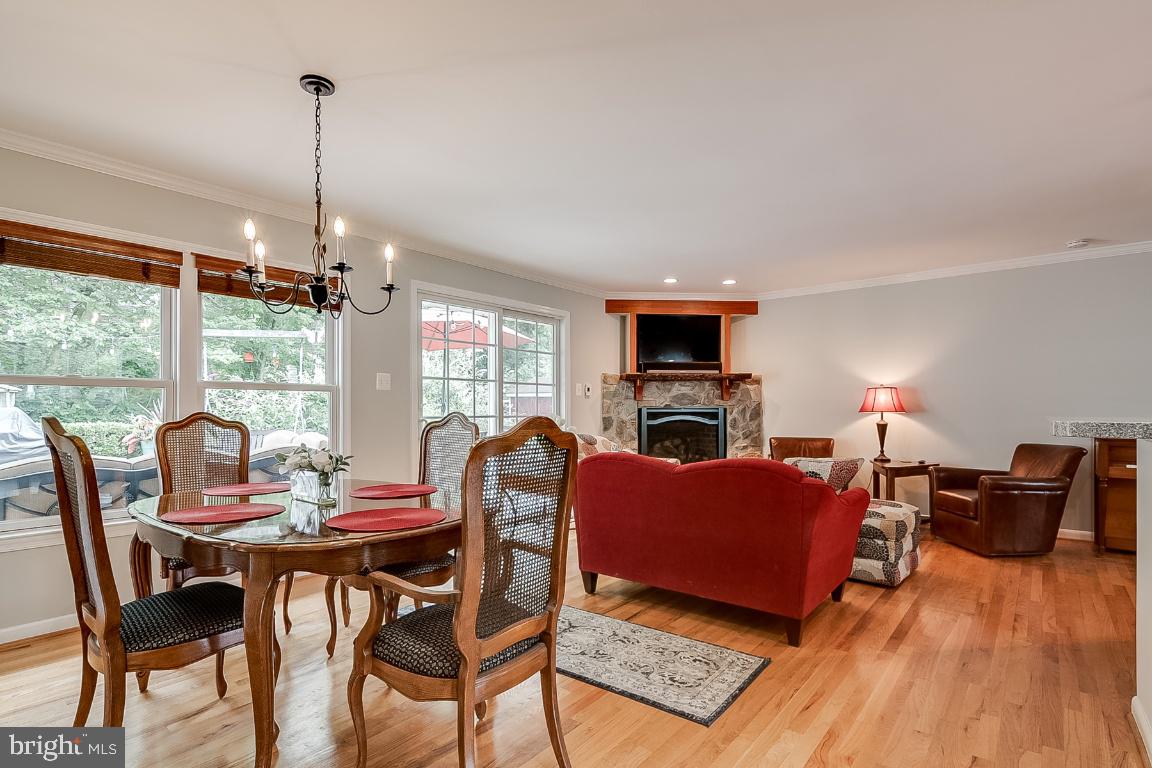 229 Manvell Road Southeast Vienna, VA 22180 - Photo 12 of 40 Very comfortable!