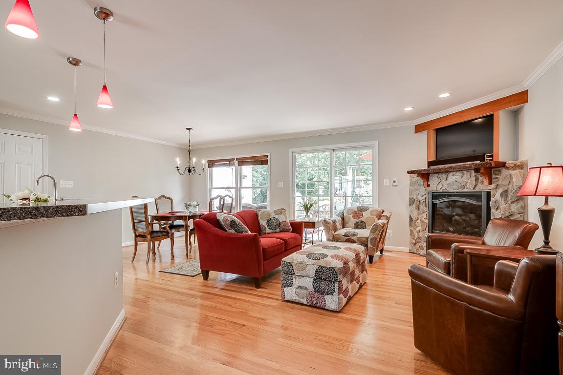 229 Manvell Road Southeast Vienna, VA 22180 - Photo 13 of 40 Gallery Image 13