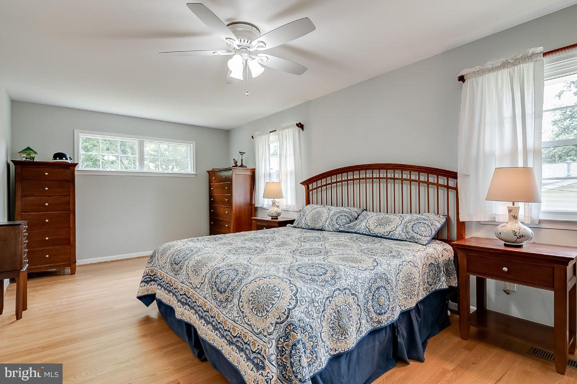 229 Manvell Road Southeast Vienna, VA 22180 - Photo 16 of 40 Gallery Image 16