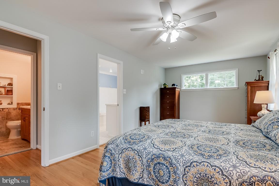 229 Manvell Road Southeast Vienna, VA 22180 - Photo 17 of 40 Gallery Image 17