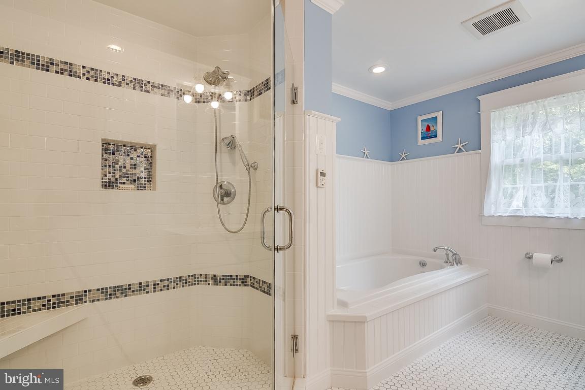 229 Manvell Road Southeast Vienna, VA 22180 - Photo 20 of 40 Spacious shower and soaking tub!