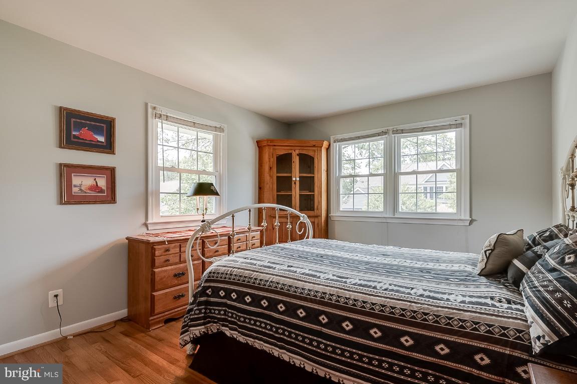 229 Manvell Road Southeast Vienna, VA 22180 - Photo 23 of 40 Bedroom 3
