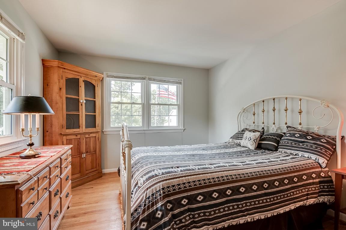 229 Manvell Road Southeast Vienna, VA 22180 - Photo 24 of 40 Gallery Image 24