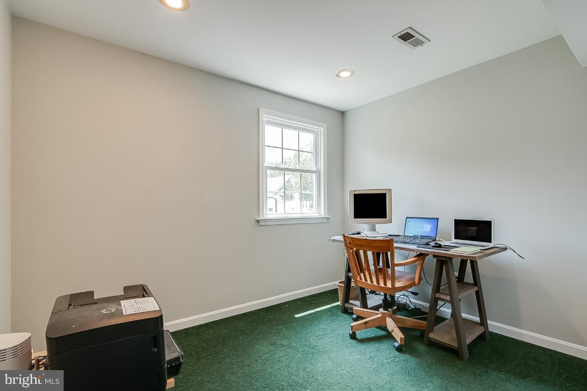229 Manvell Road Southeast Vienna, VA 22180 - Photo 26 of 40 Bedroom 4/other room
