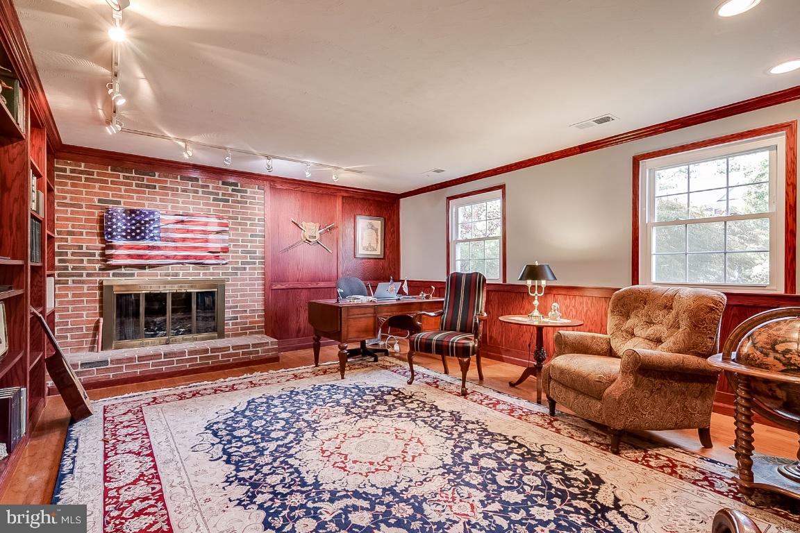 229 Manvell Road Southeast Vienna, VA 22180 - Photo 4 of 40 Just pretty!