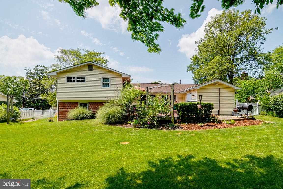 229 Manvell Road Southeast Vienna, VA 22180 - Photo 33 of 40 Gallery Image 33