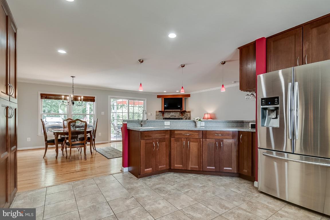229 Manvell Road Southeast Vienna, VA 22180 - Photo 40 of 40 Great open floor plan!