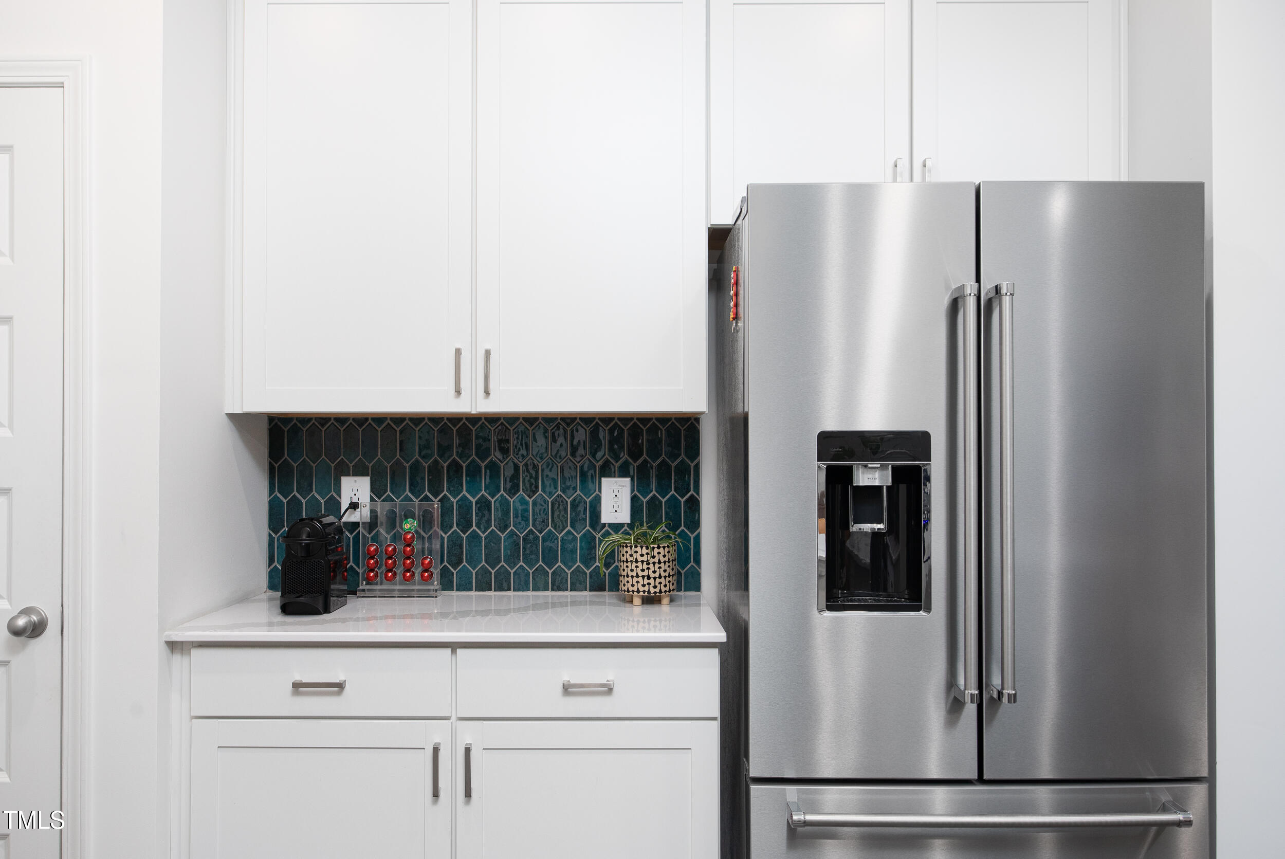 128 Rialto Street Chapel Hill, NC 27516 - Photo 11 of 44 a kitchen with appliances and cabinets