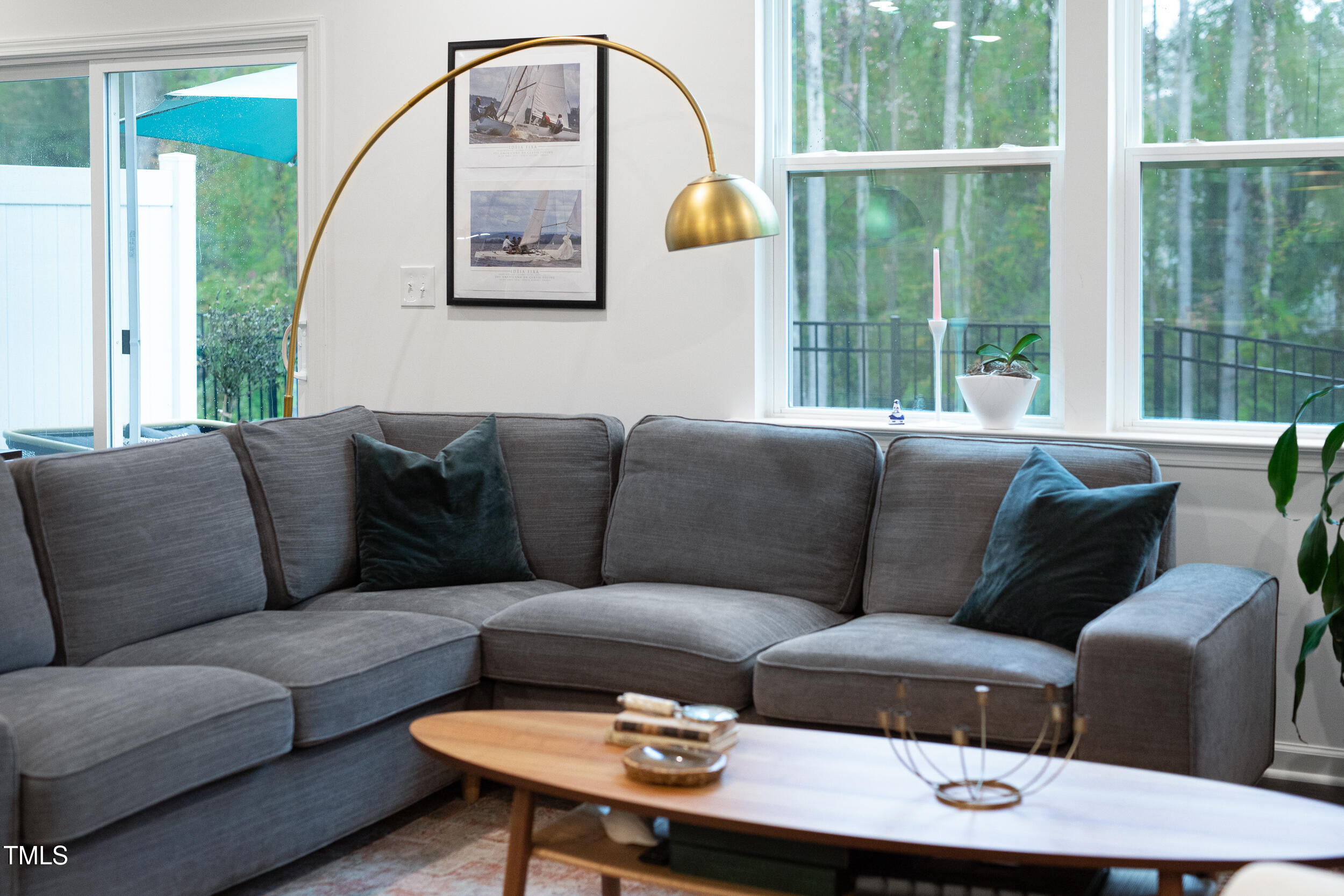 128 Rialto Street Chapel Hill, NC 27516 - Photo 20 of 44 a living room with furniture and window