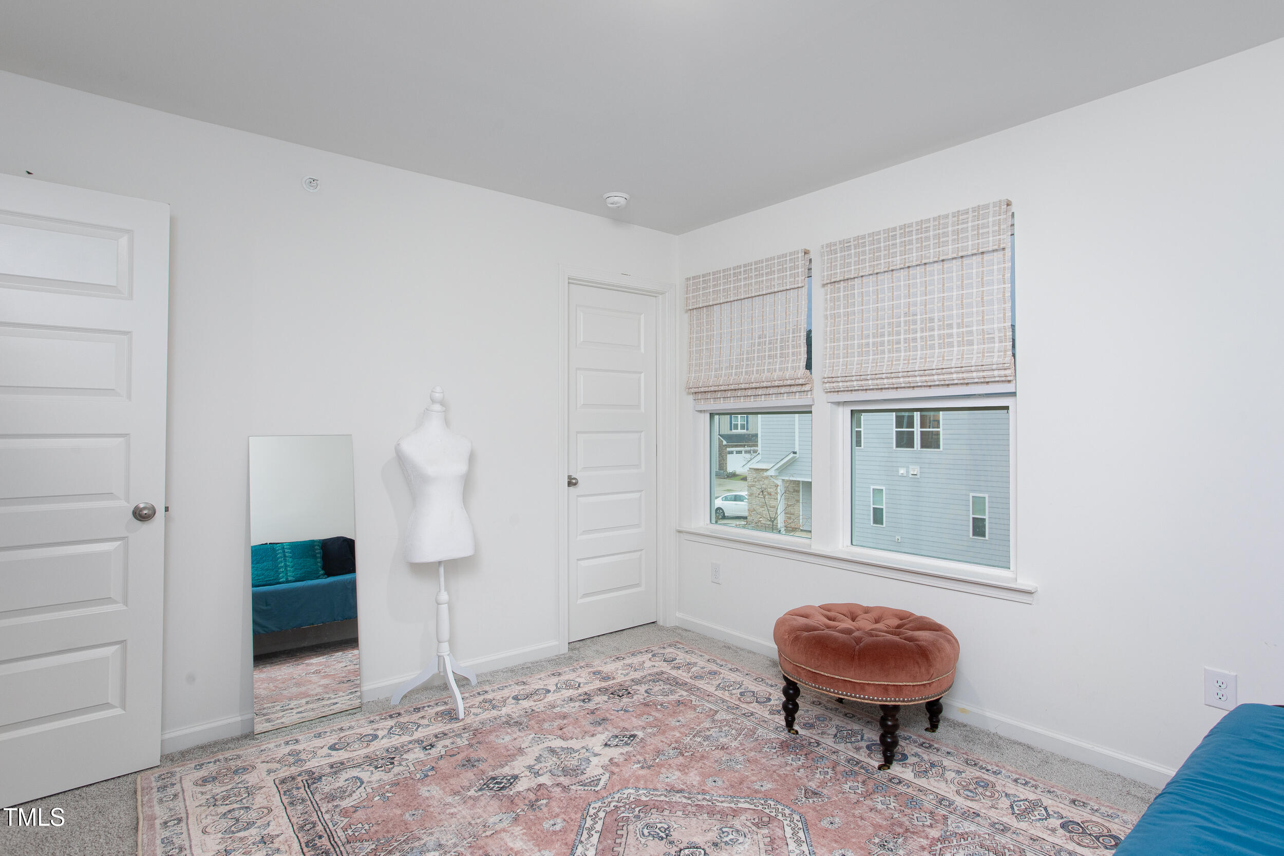128 Rialto Street Chapel Hill, NC 27516 - Photo 35 of 44 a view of a livingroom with furniture and a window