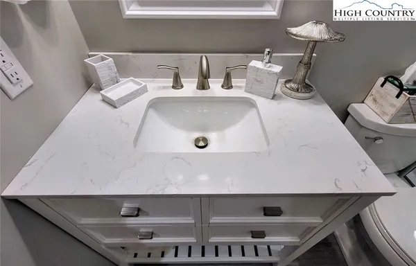 $550,000 | 1157 Pine Ridge Road, Beech Mountain, NC 28604