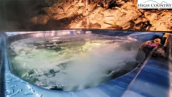 $550,000 | 1157 Pine Ridge Road, Beech Mountain, NC 28604