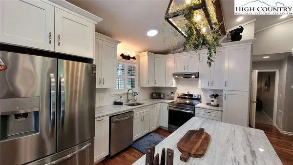 $550,000 | 1157 Pine Ridge Road, Beech Mountain, NC 28604