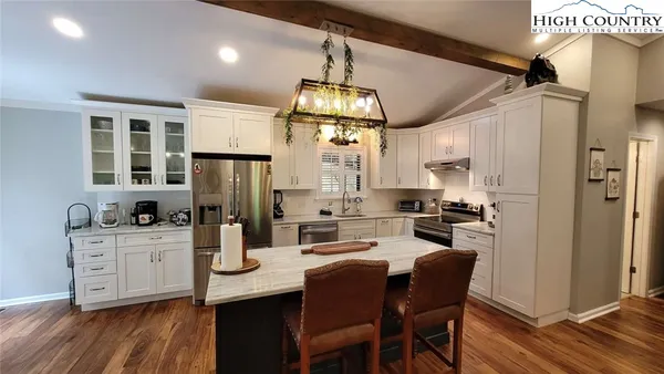 $550,000 | 1157 Pine Ridge Road, Beech Mountain, NC 28604