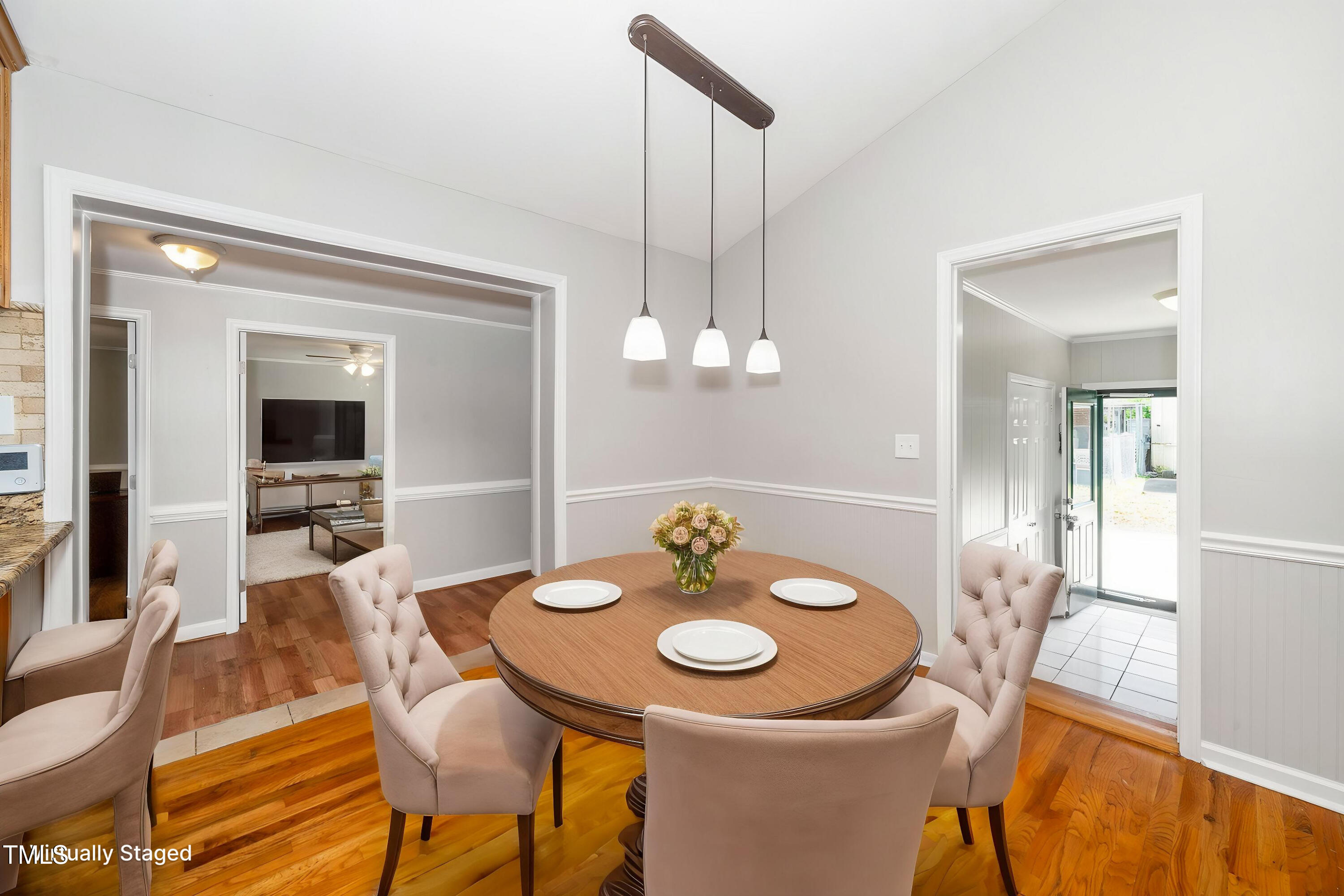 2925 Redwood Road Durham, NC 27704 - Photo 14 of 34 16-web-or-mls-2925-Redwood-(10-of-41) -