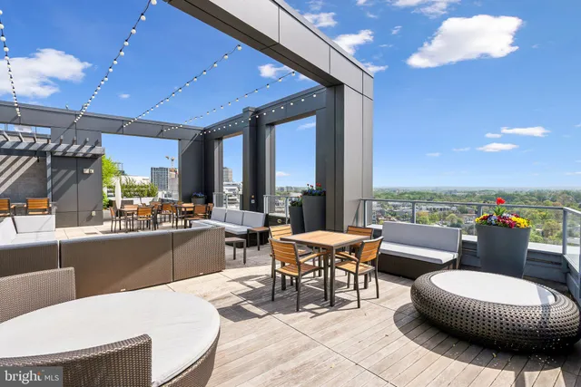 $875,000 | 4960 Fairmont Avenue, Unit 706, Bethesda, MD 20814