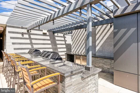 $875,000 | 4960 Fairmont Avenue, Unit 706, Bethesda, MD 20814