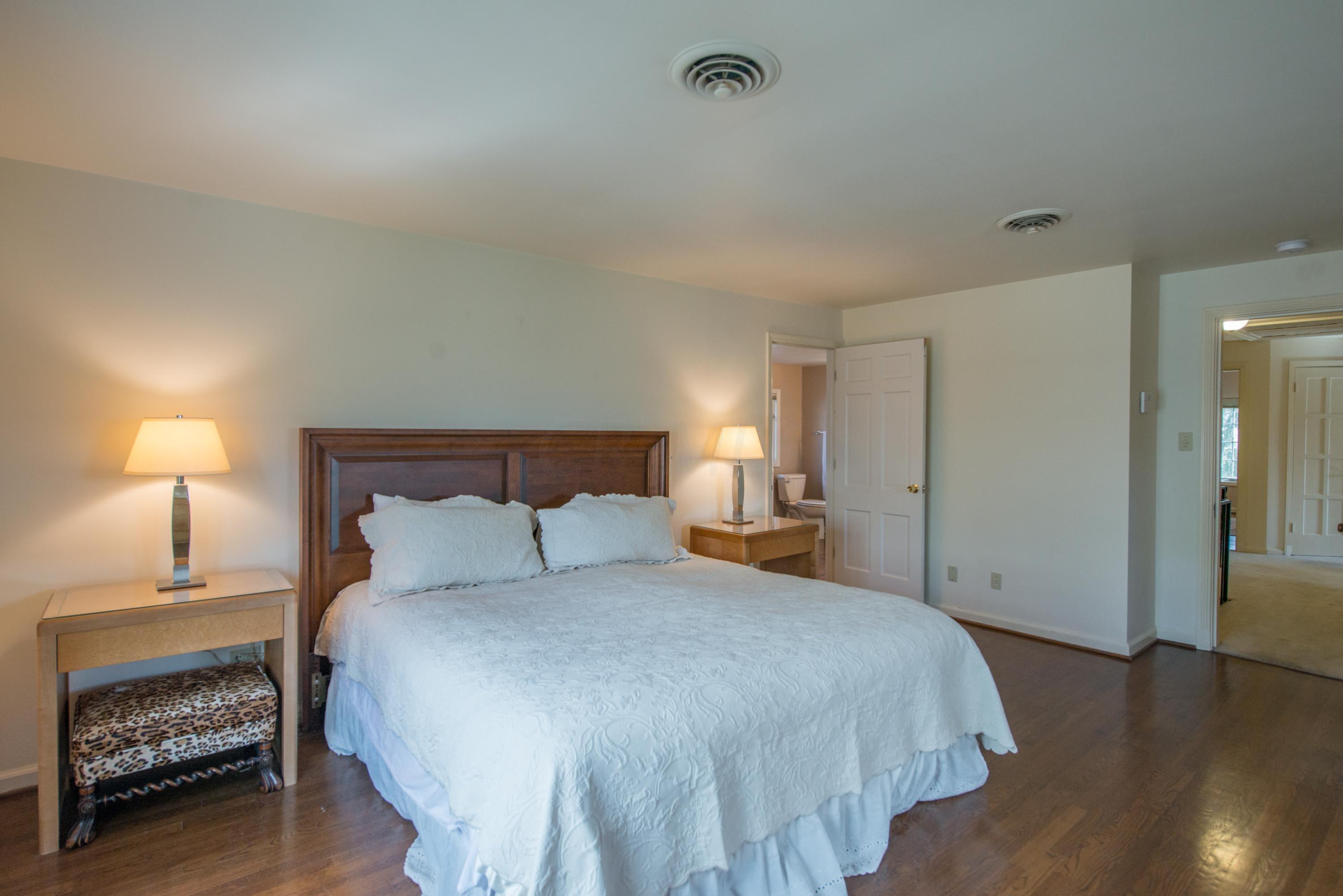 2368 Club Road Columbus, OH 43221 - Photo 38 of 74