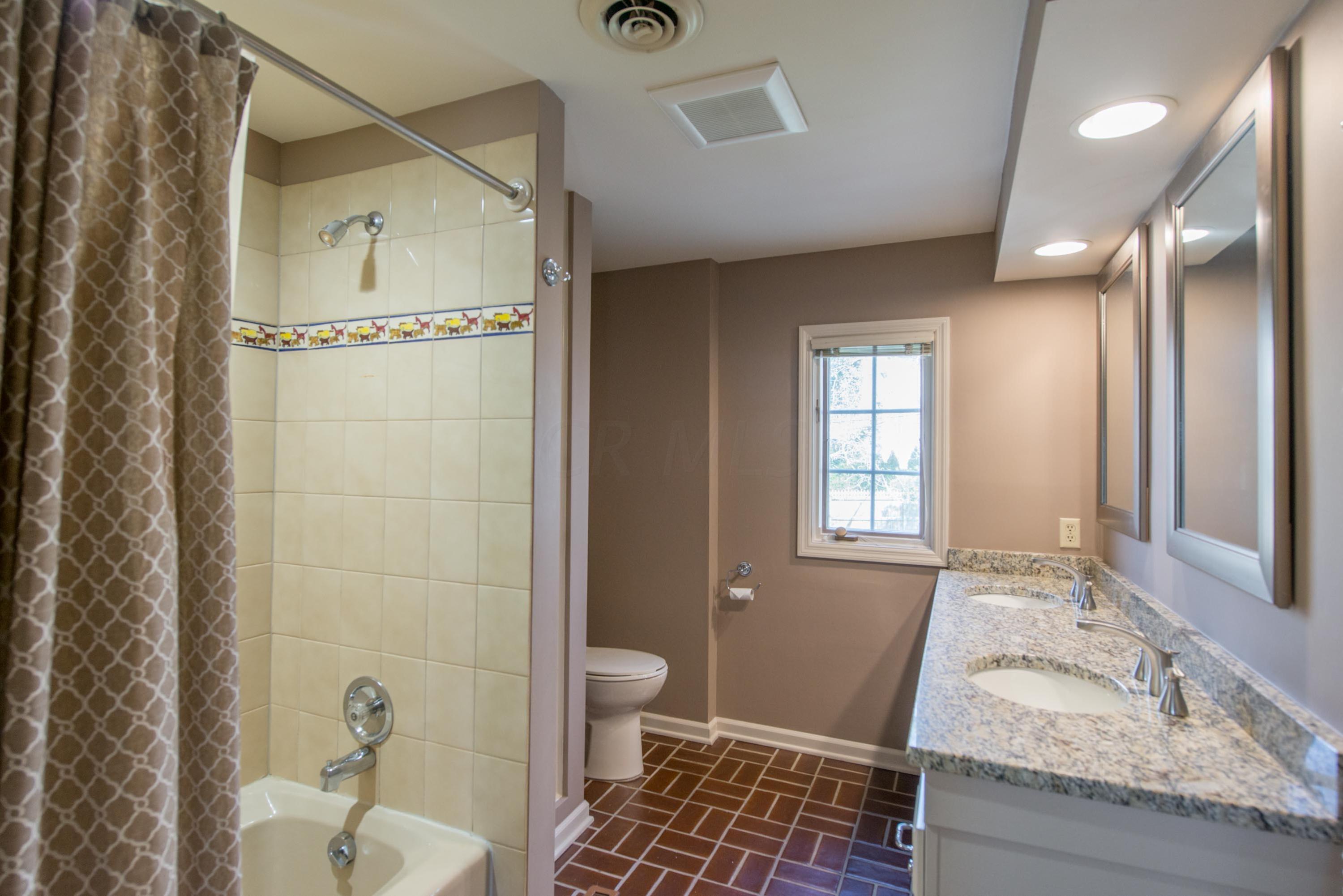 2368 Club Road Columbus, OH 43221 - Photo 45 of 74