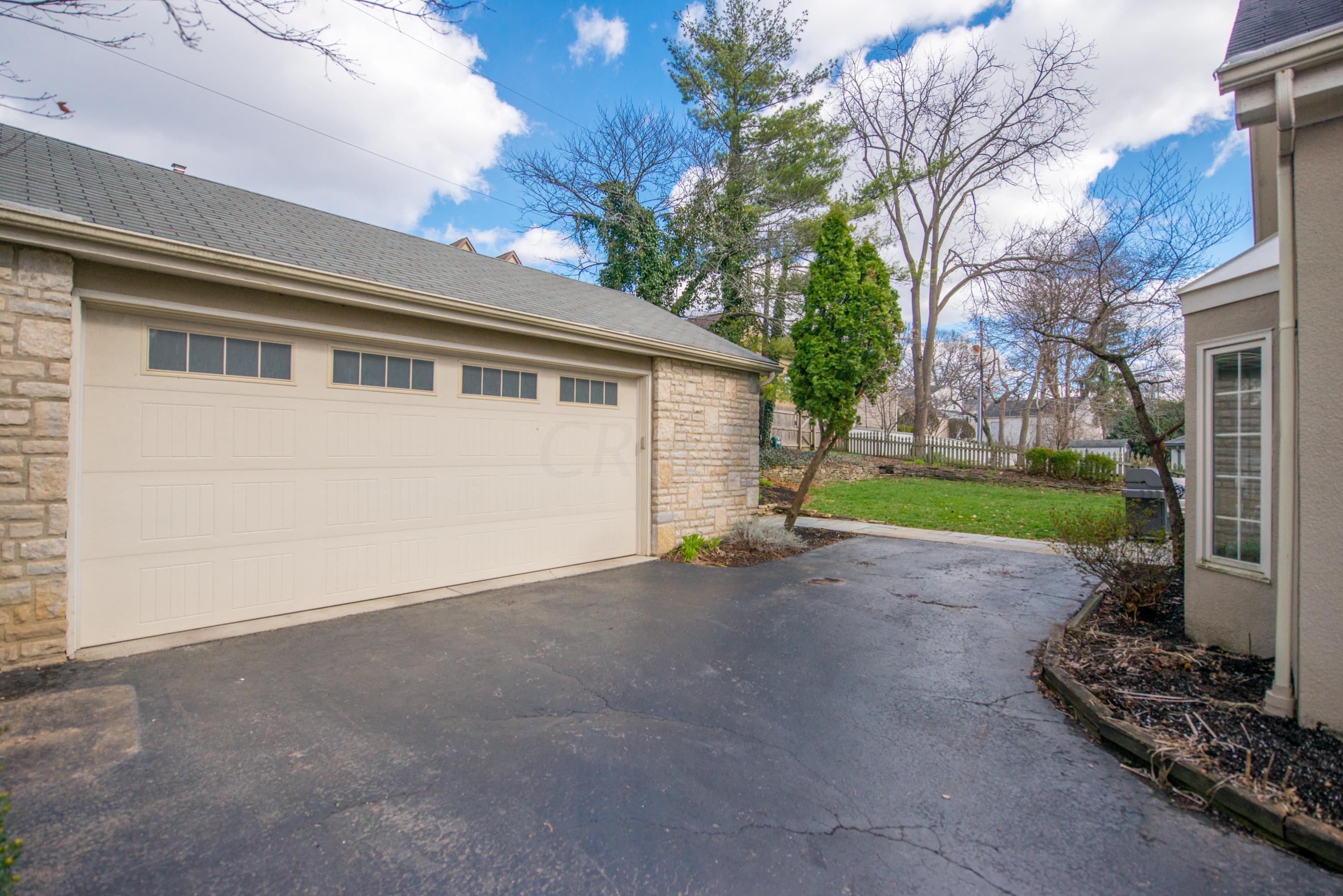 2368 Club Road Columbus, OH 43221 - Photo 65 of 74
