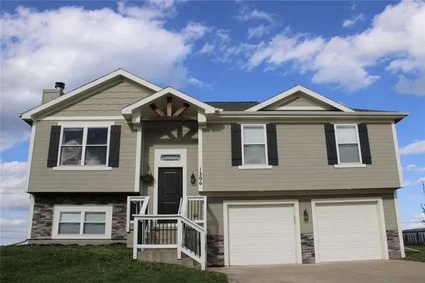 $374,900 | 1206 Viola Street, Smithville, MO 64089