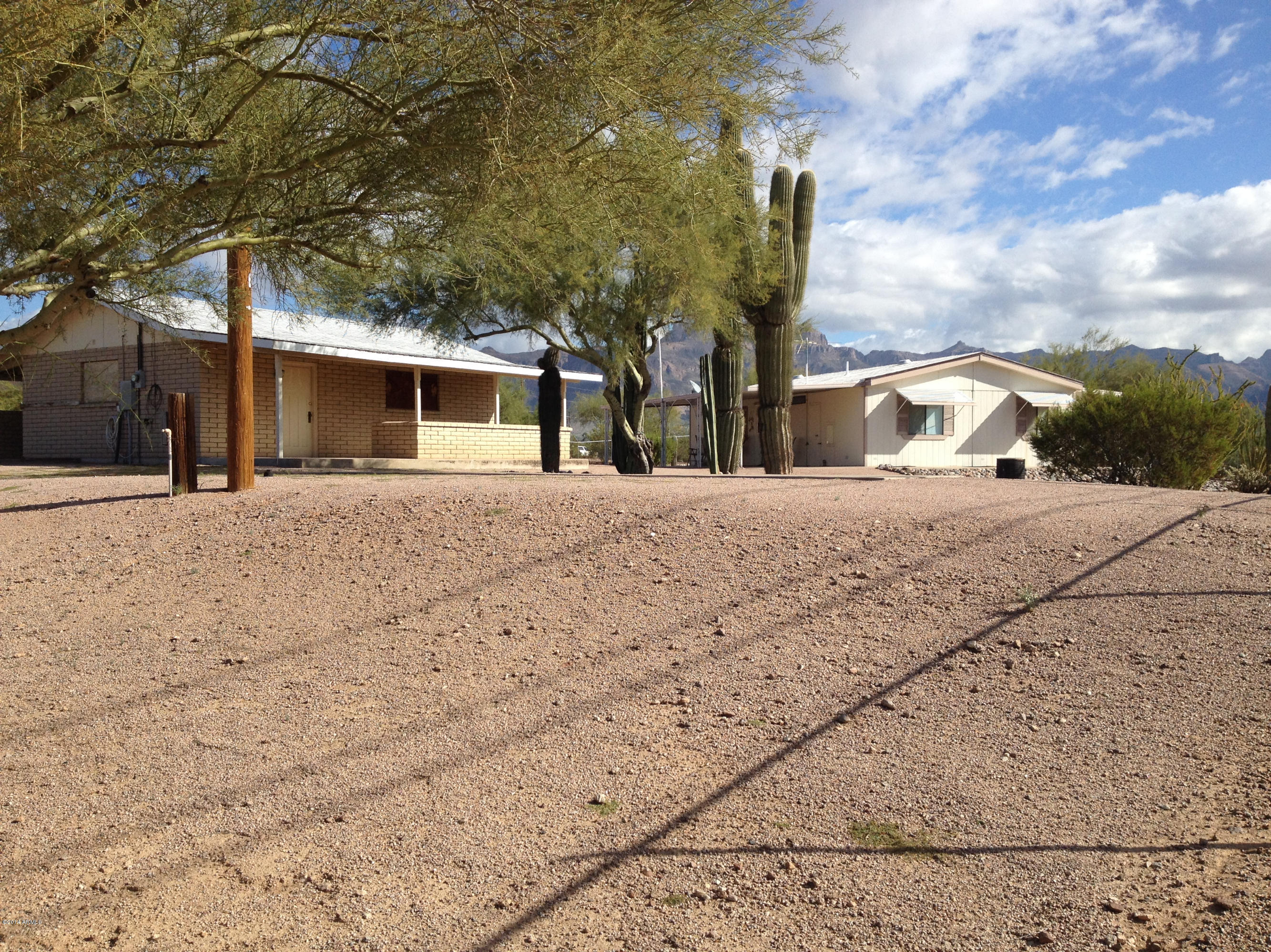 1356 South Cortez Road Apache Junction, AZ 85119 - Photo 2 of 35 house and garage