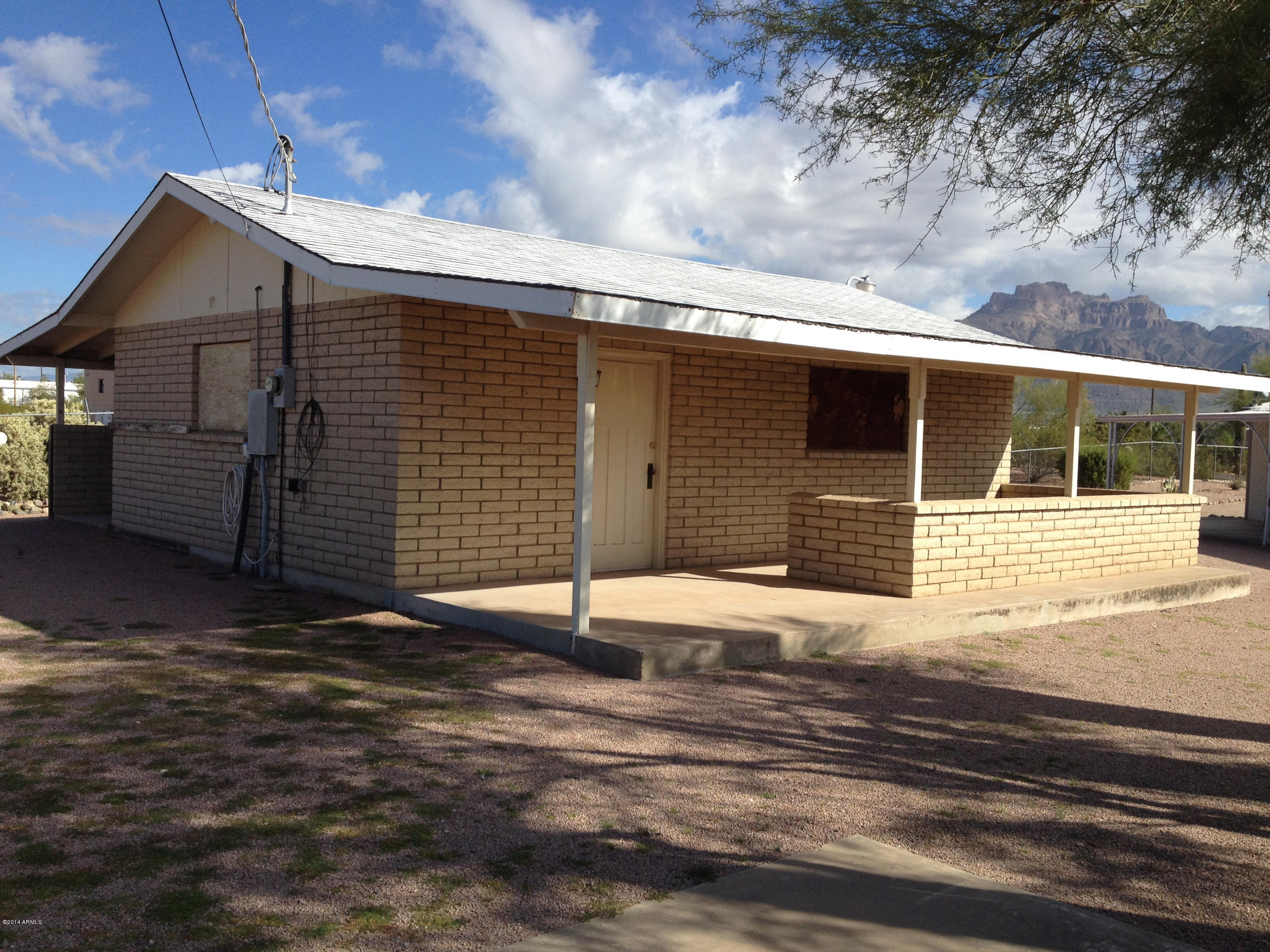 1356 South Cortez Road Apache Junction, AZ 85119 - Photo 3 of 35 garage