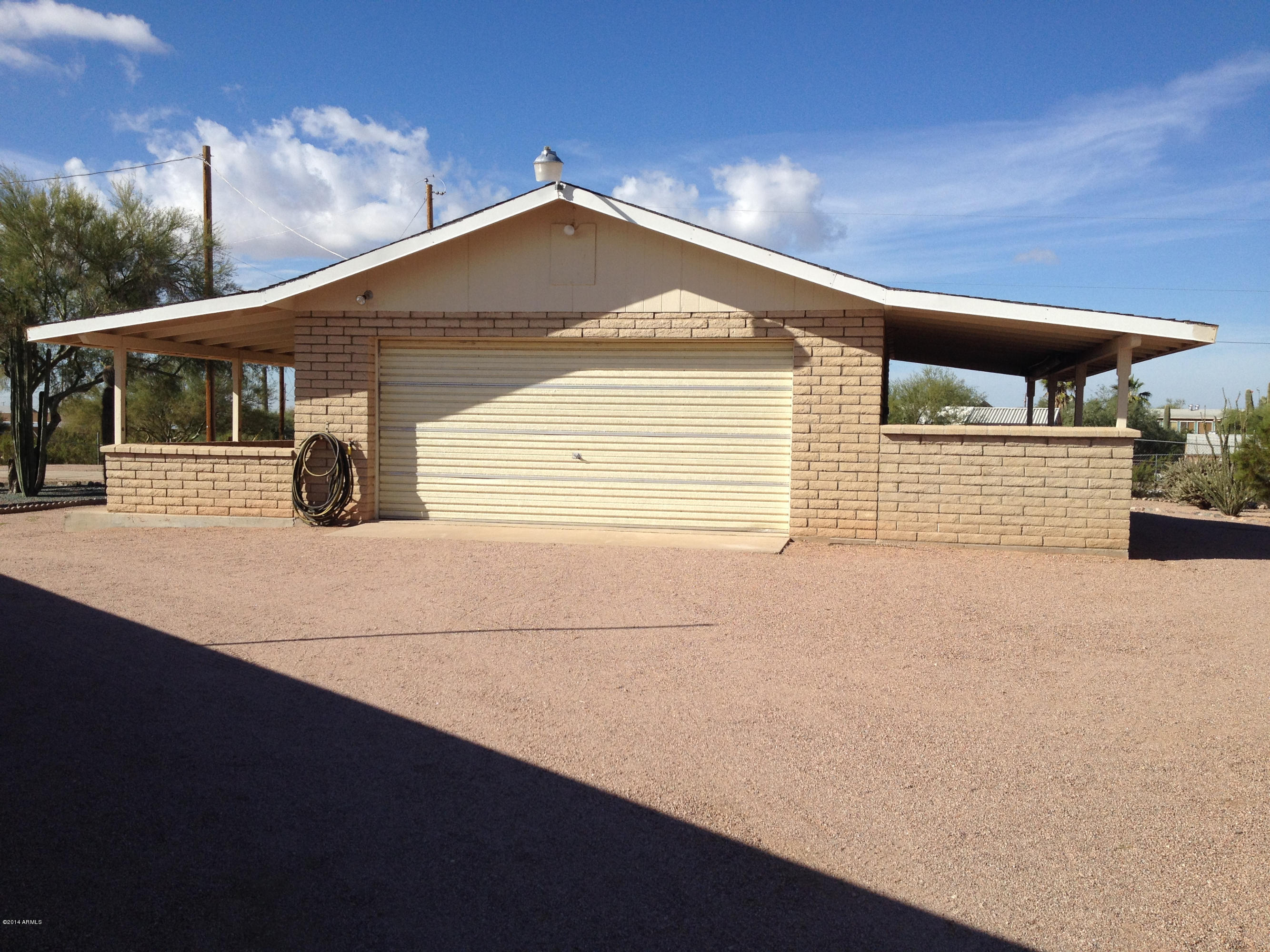 1356 South Cortez Road Apache Junction, AZ 85119 - Photo 5 of 35 garage