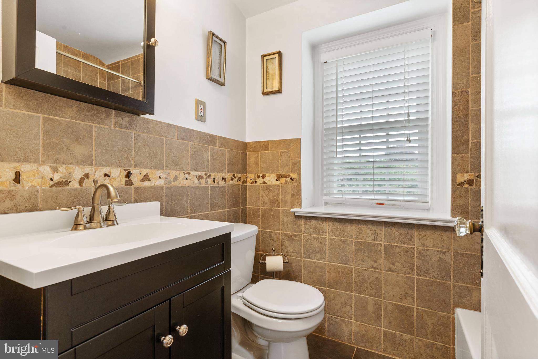 405 Allston Road Havertown, PA 19083 - Photo 17 of 25 2nd floor hallway bathroom