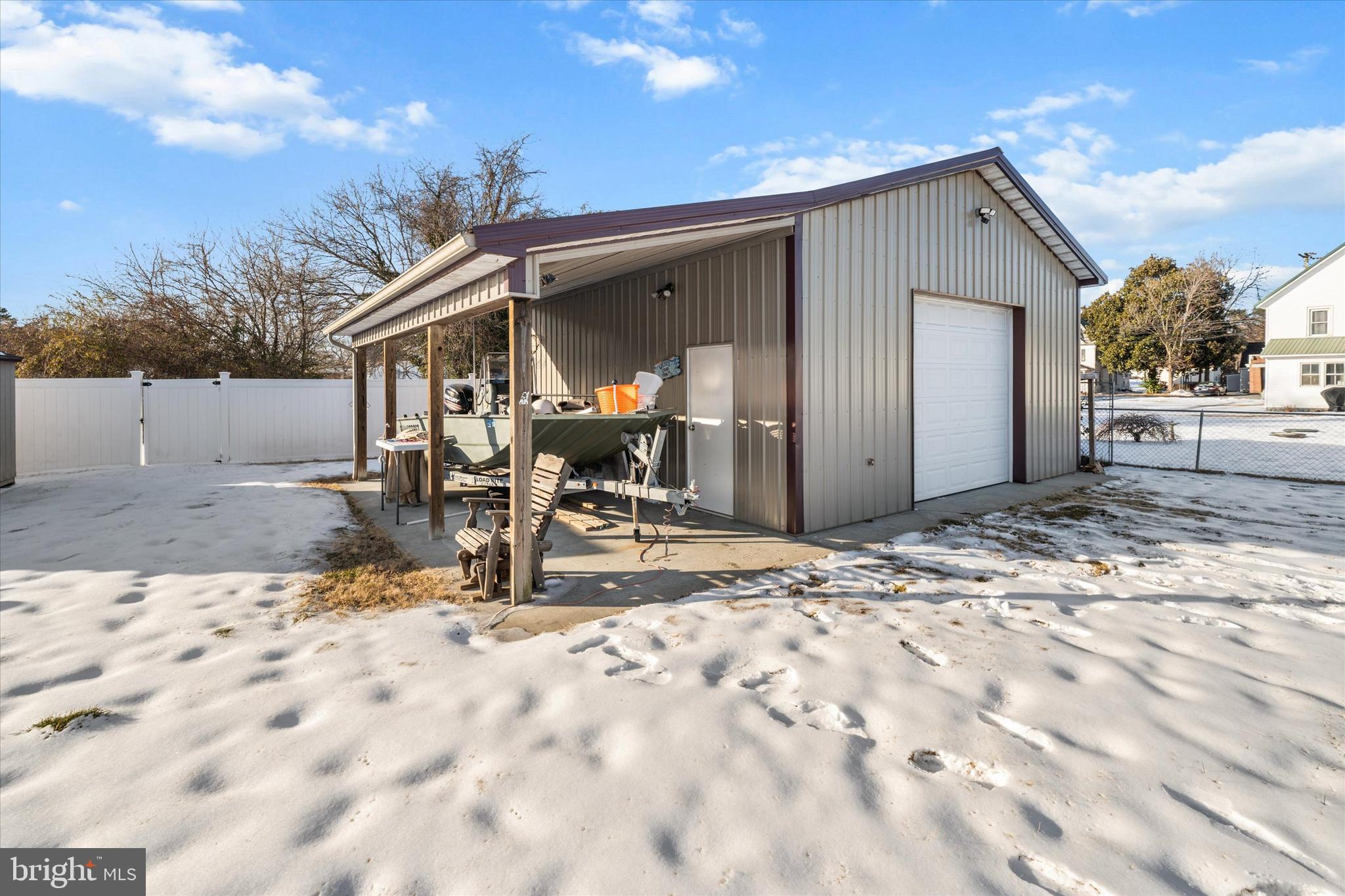 31536 White Street Laurel, DE 19956 - Photo 54 of 62 a view of a house with snow in front of it