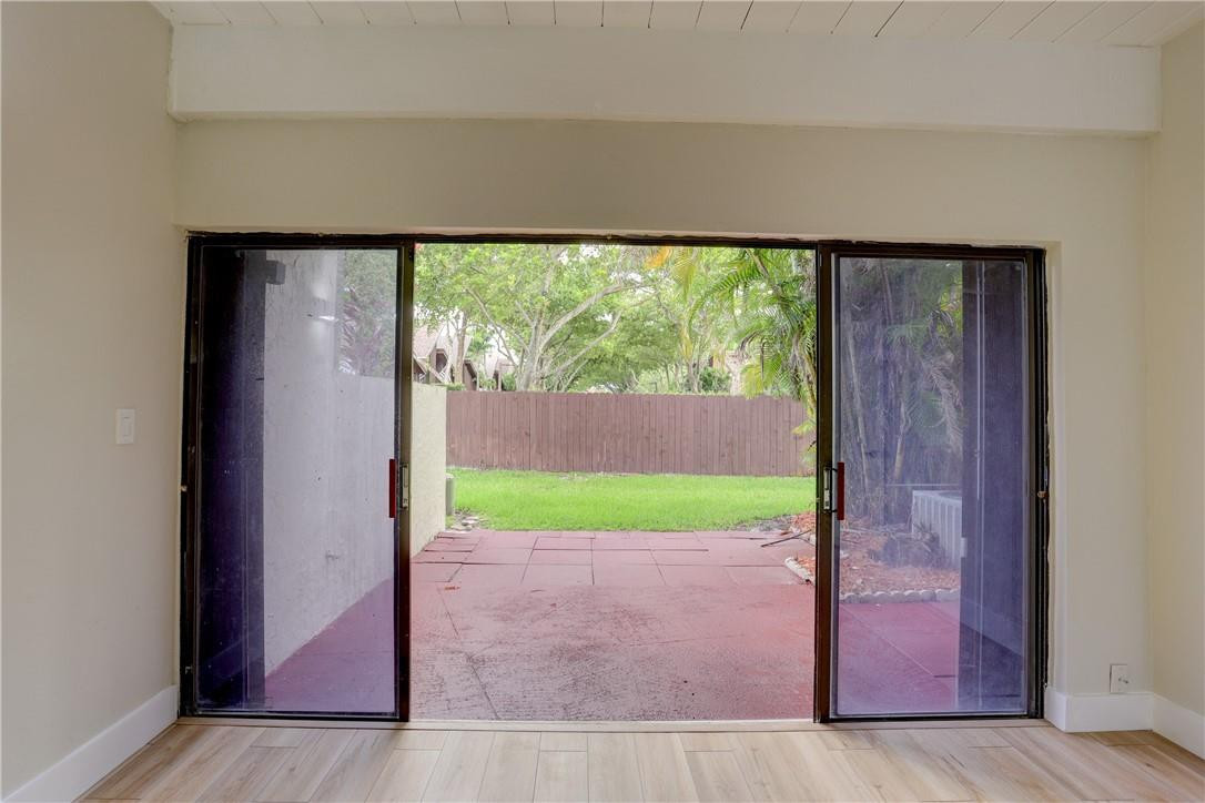 8811 Gatehouse Road, Unit 5 Plantation, FL 33324 - Photo 21 of 47 Photo 21