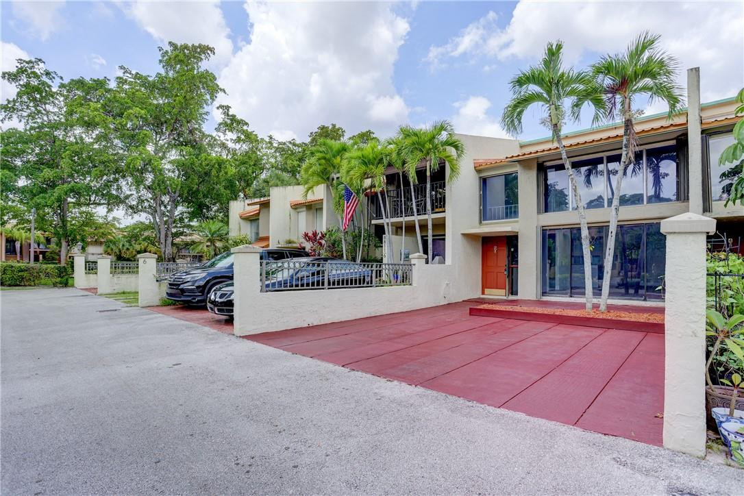 8811 Gatehouse Road, Unit 5 Plantation, FL 33324 - Photo 5 of 47 Photo 5